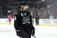 NHL & Los Angeles Kings Present "Skate For LA Strong" - Source: Getty